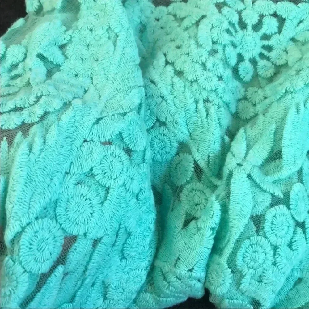 💰 Mint floral sheer top